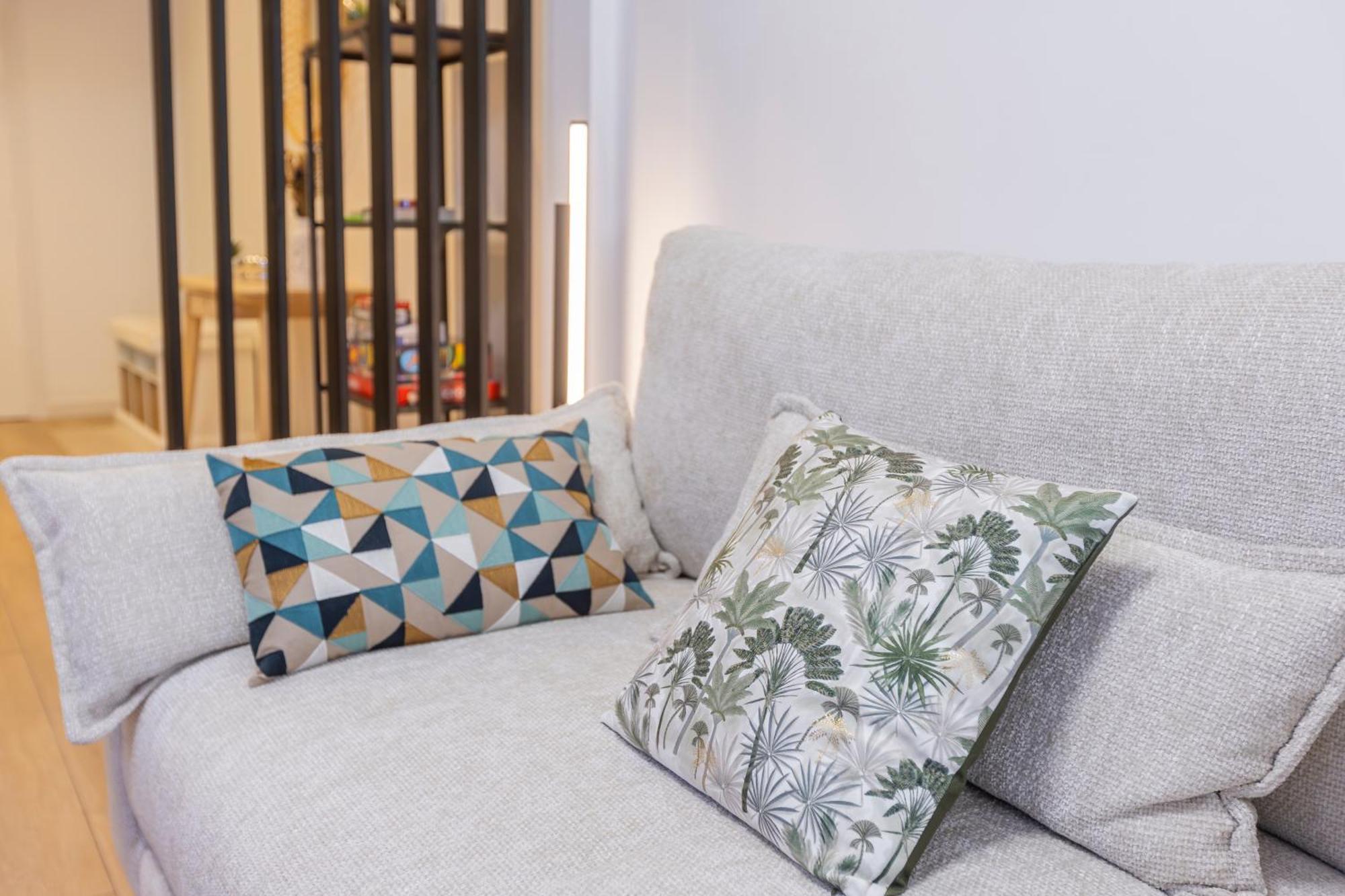 Fully Renovated Apartment In The Heart Of Fuengirola, 2 Min Walk To The Beach 외부 사진