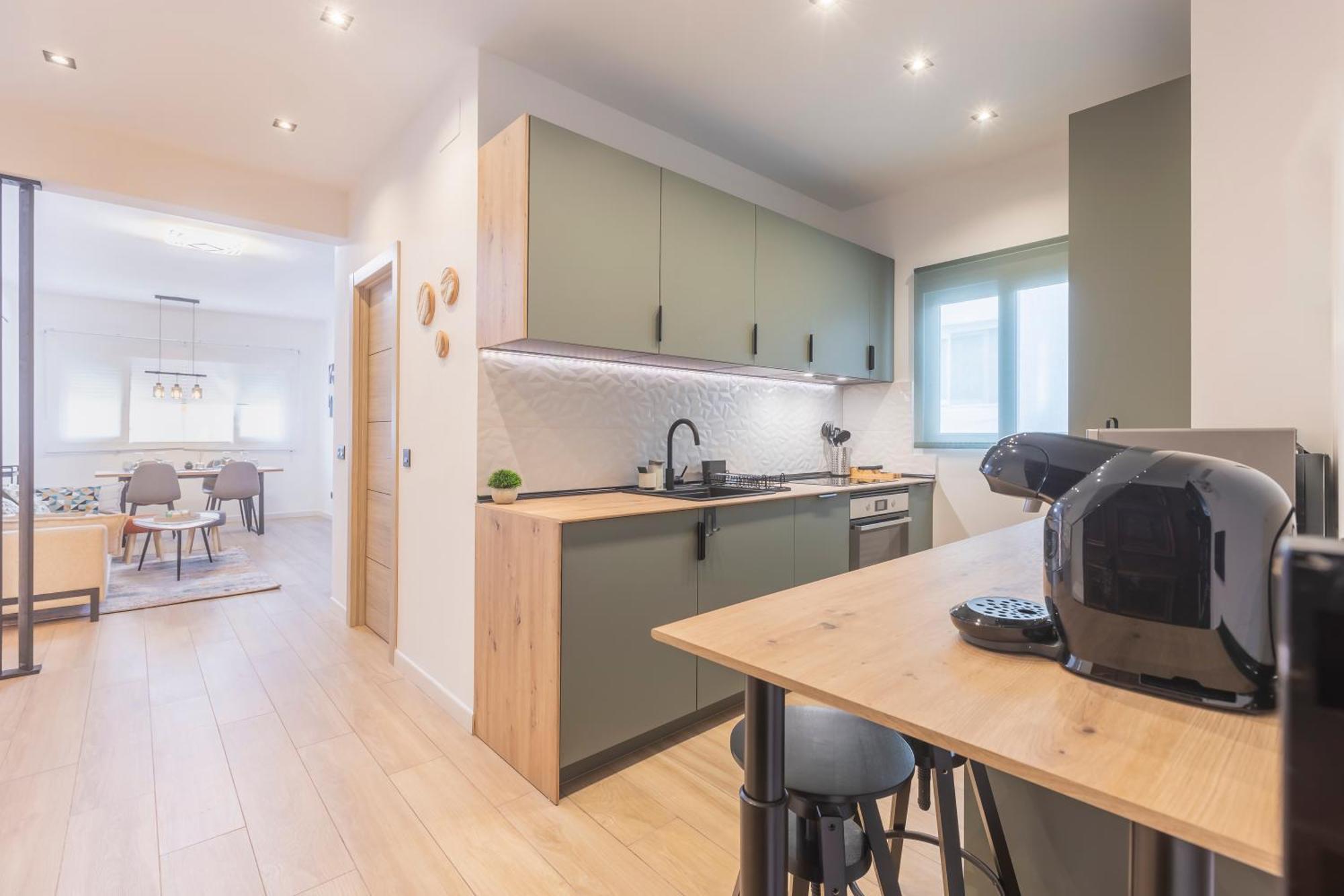 Fully Renovated Apartment In The Heart Of Fuengirola, 2 Min Walk To The Beach 외부 사진