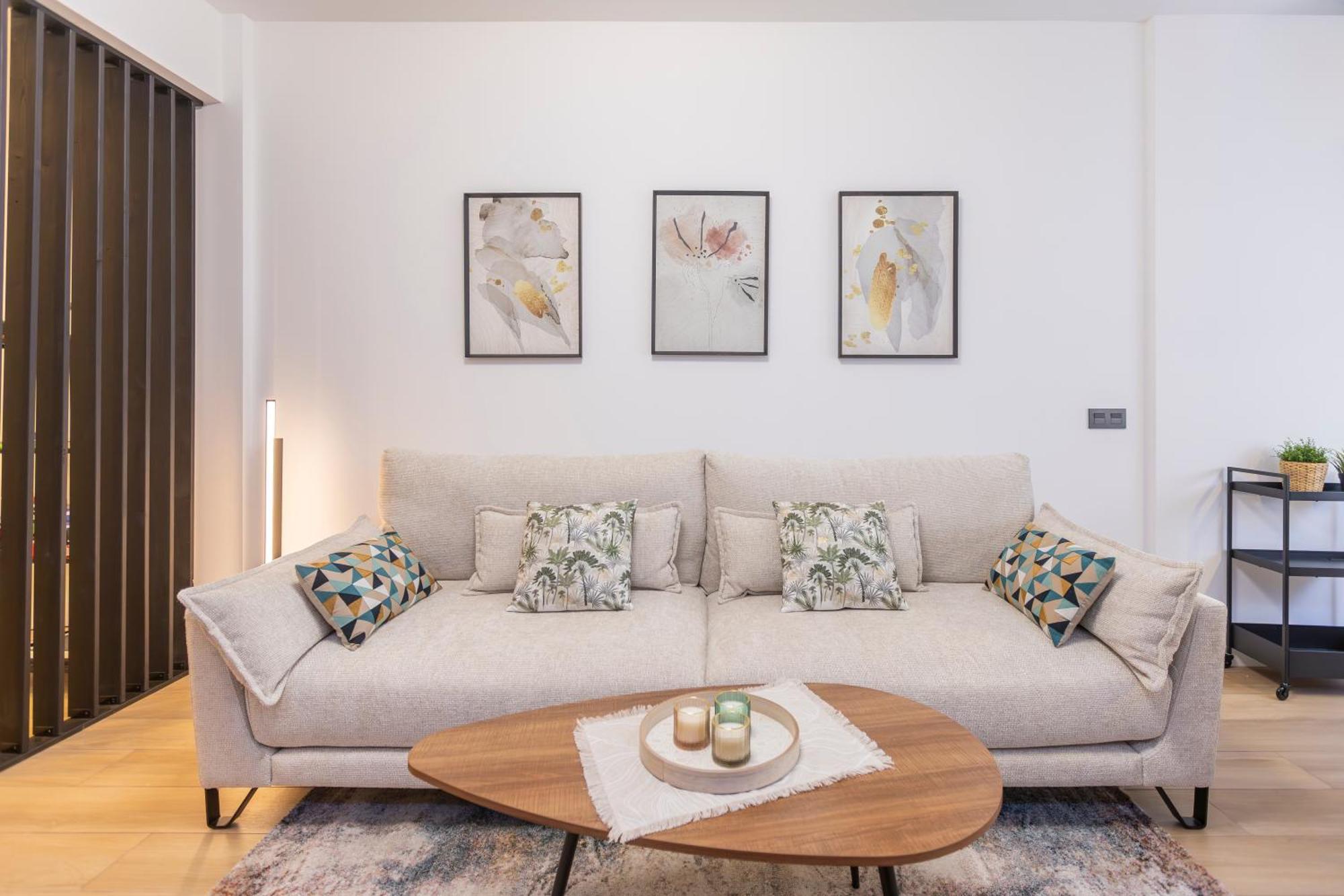 Fully Renovated Apartment In The Heart Of Fuengirola, 2 Min Walk To The Beach 외부 사진