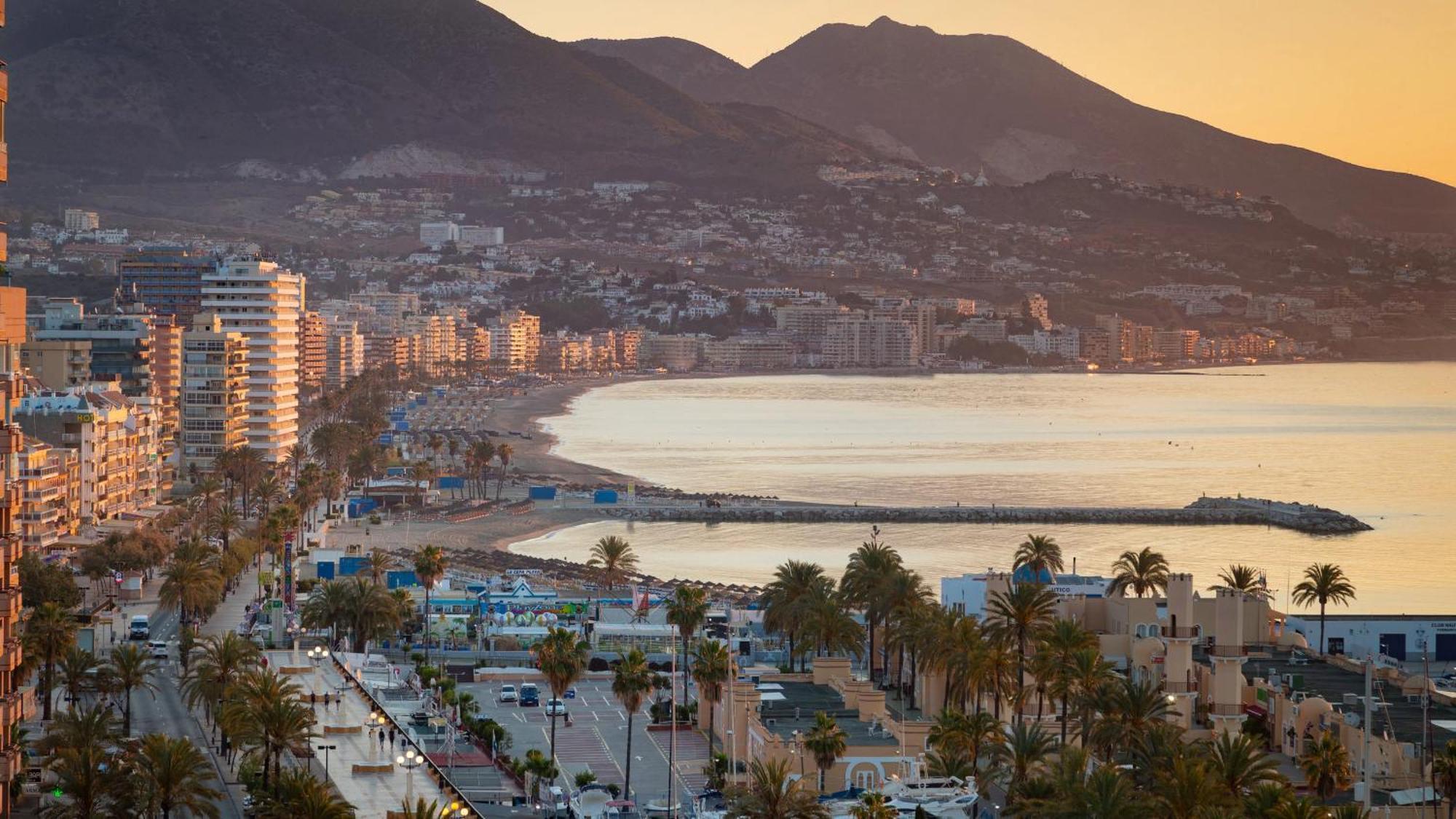 Fully Renovated Apartment In The Heart Of Fuengirola, 2 Min Walk To The Beach 외부 사진